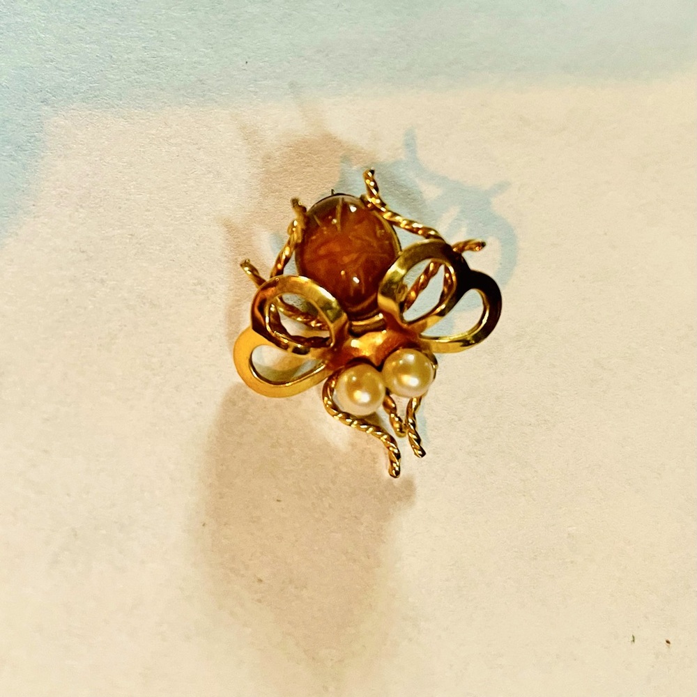 Vintage Tiny Winged Insect Bug 12K GF Cultured Pearl Tiger Eye Brooch.